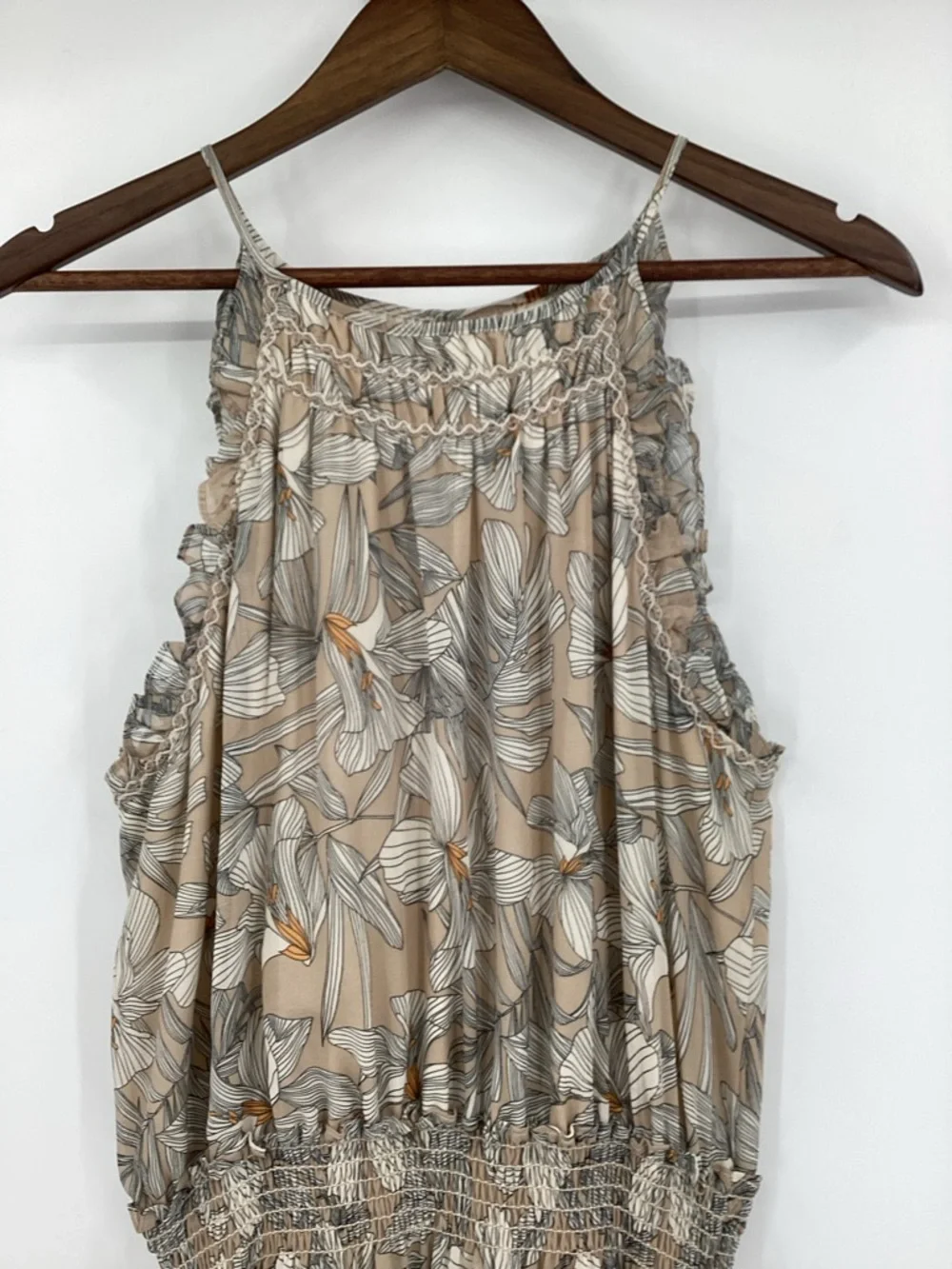 Max Studio Beige Taupe Floral Maxi Dress with Smocked Waist - Picture 4 of 15